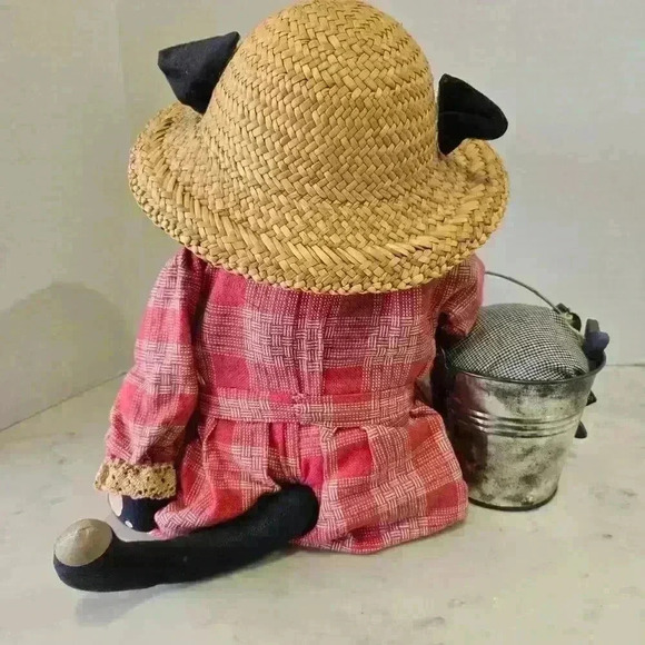 Vintage Fisherman's Wife Cat Doll from Collectors Medley - Picture 8 of 12